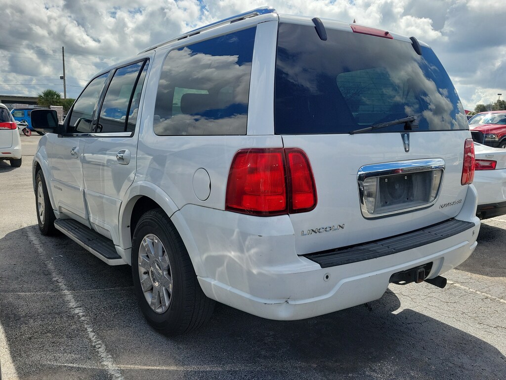 Used 2004 Lincoln Navigator Luxury 2WD Luxury