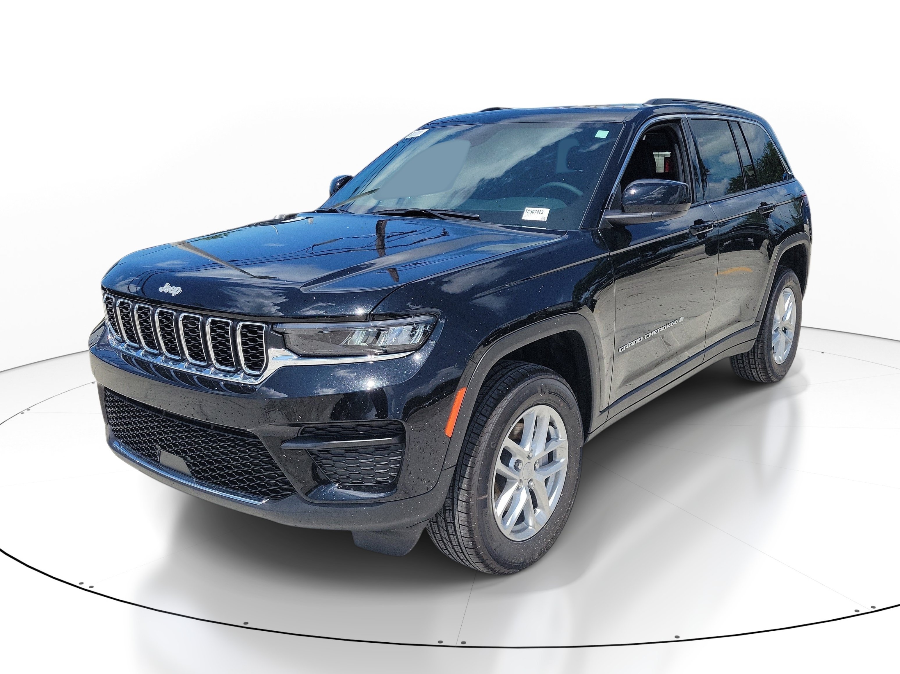 New 2026 Jeep Grand Cherokee Laredo X Sport Utility