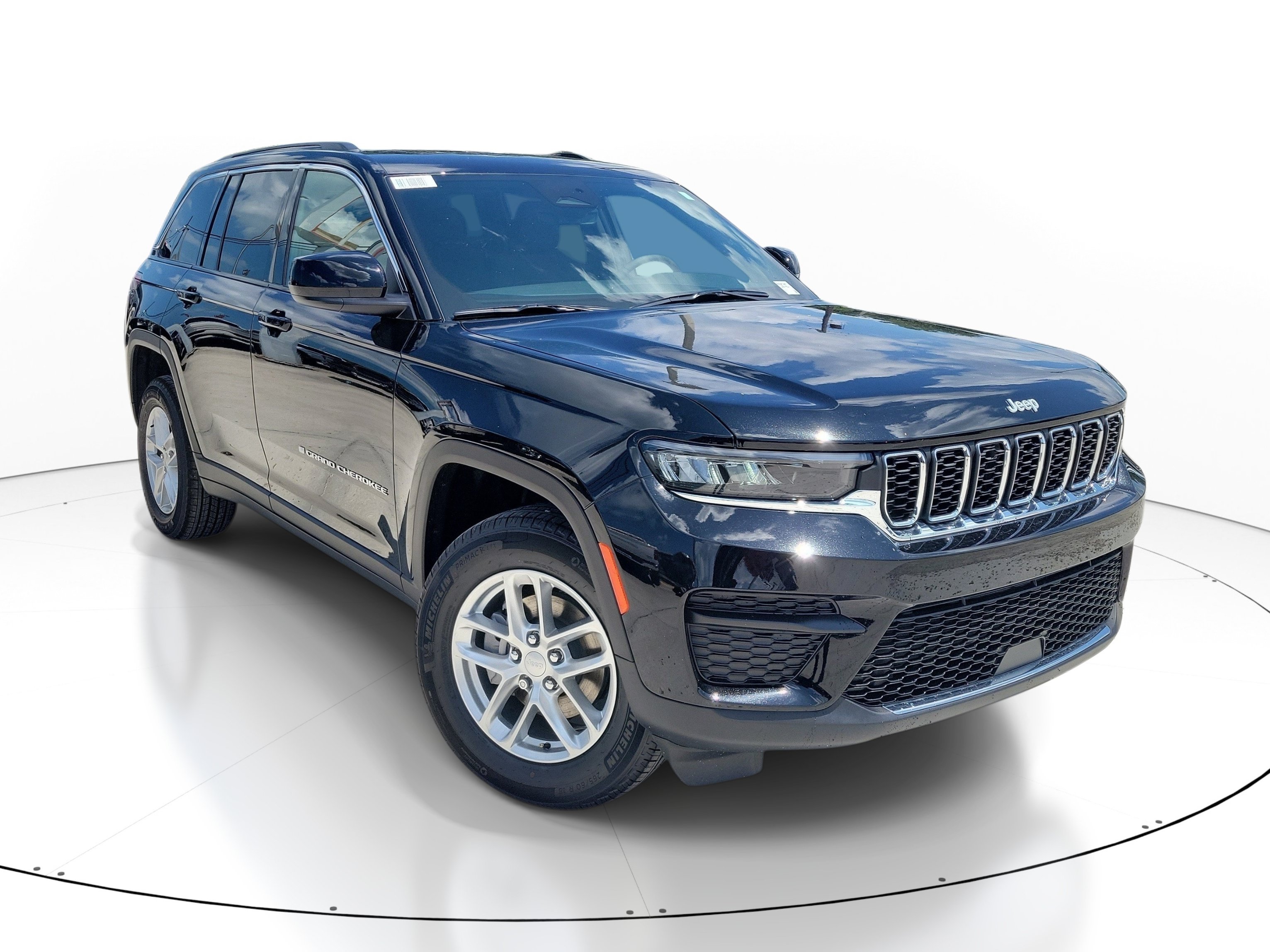 New 2026 Jeep Grand Cherokee Laredo X Sport Utility