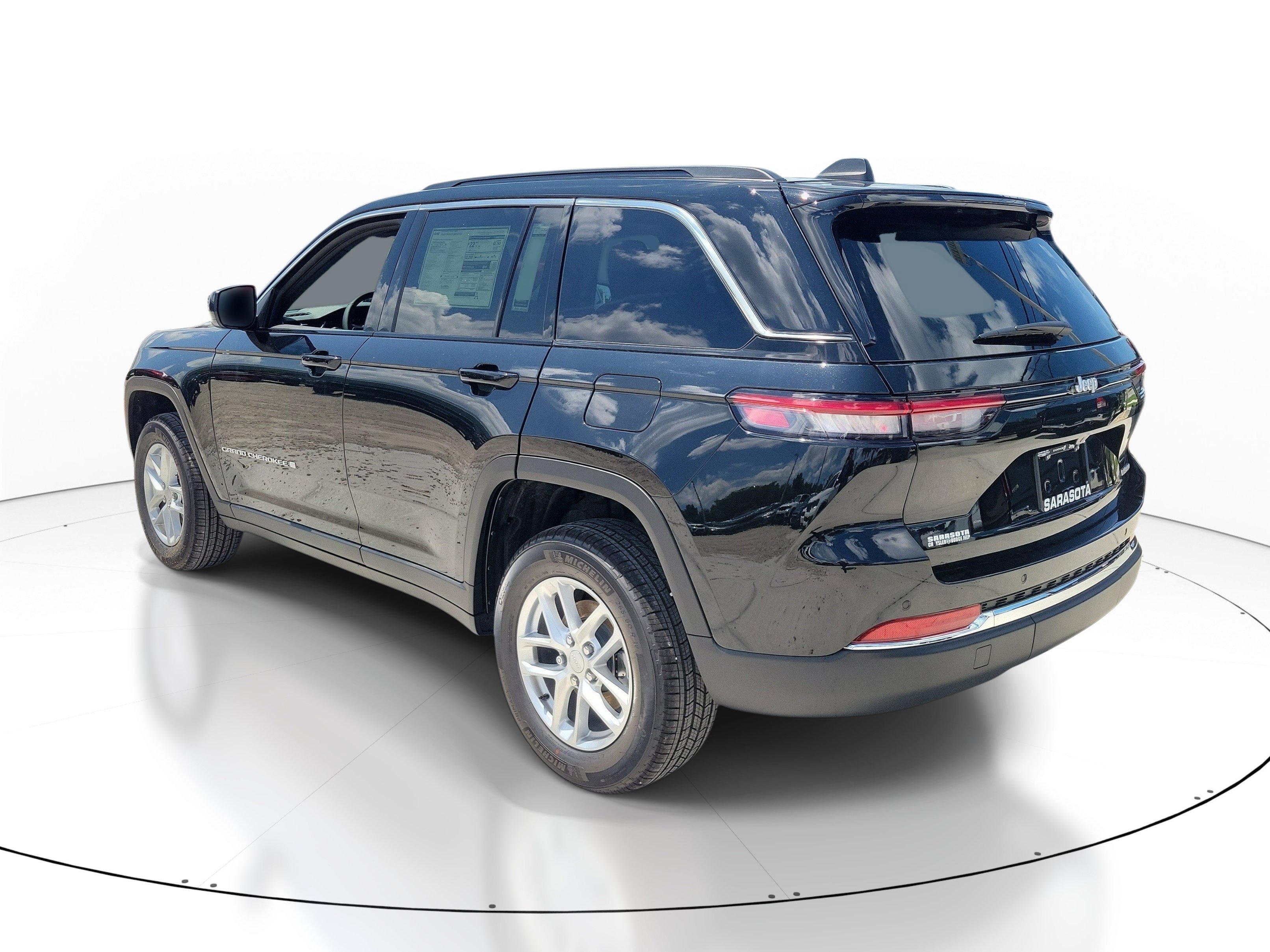 New 2026 Jeep Grand Cherokee Laredo X Sport Utility
