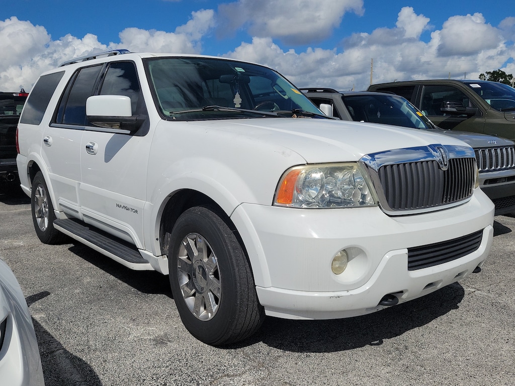 Used 2004 Lincoln Navigator Luxury 2WD Luxury