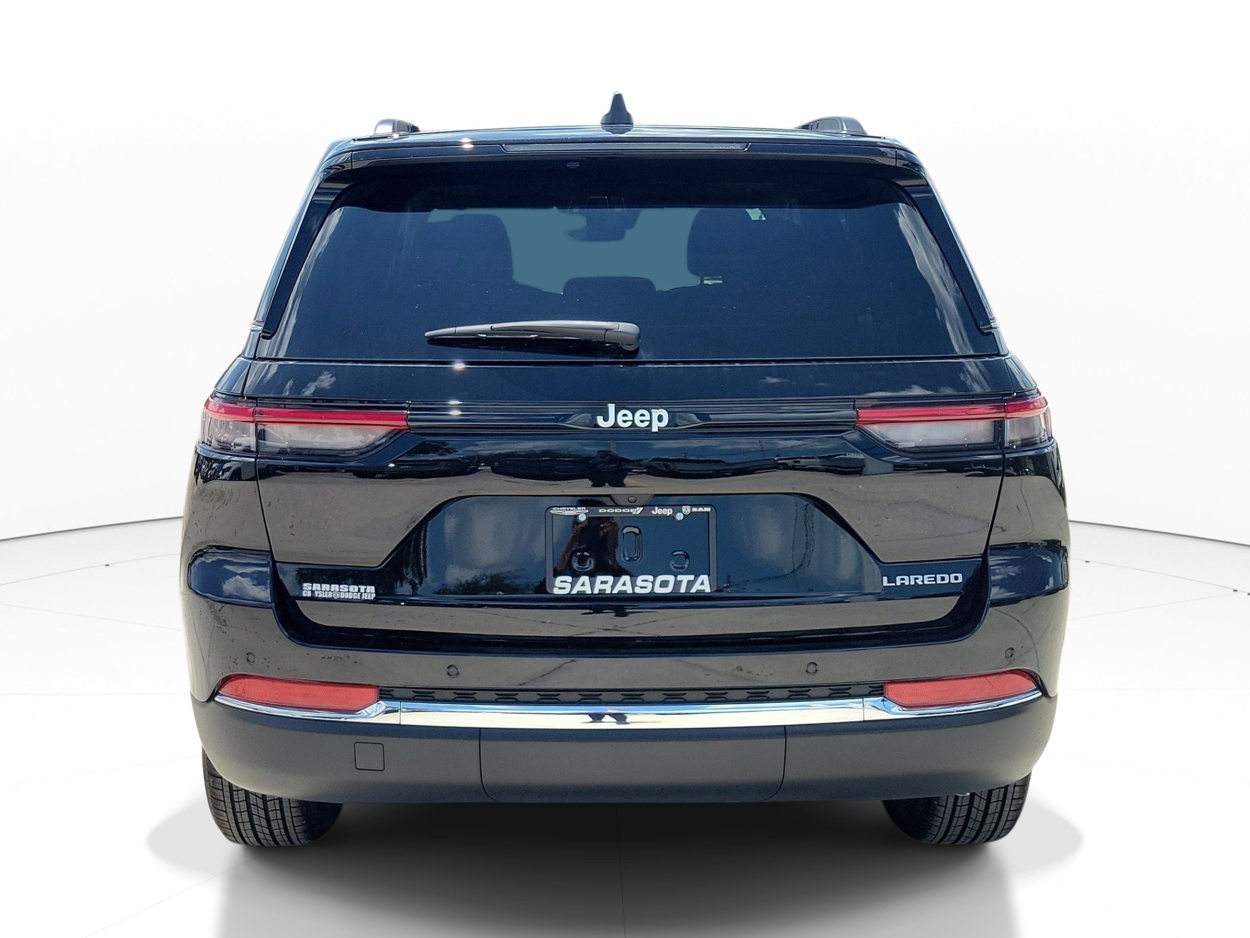 New 2026 Jeep Grand Cherokee Laredo X Sport Utility
