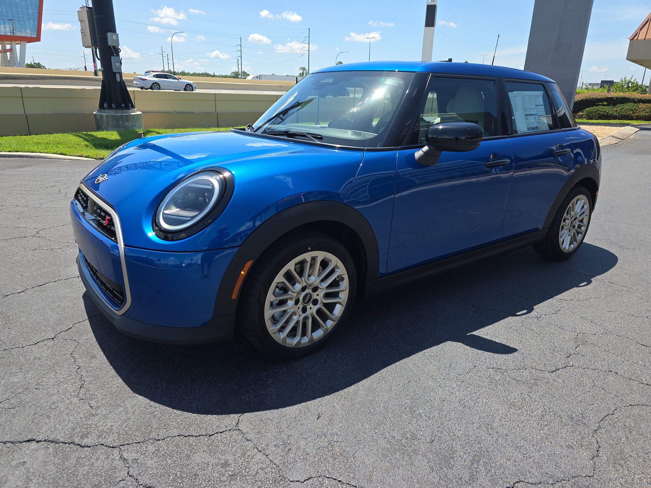 2025 MINI Hardtop 4 Door S - Photo 7
