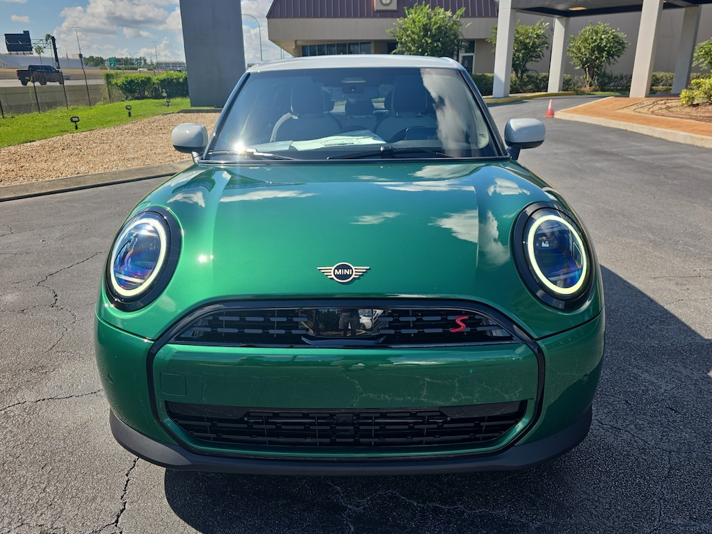New 2027 MINI 4 Door Signature Plus Hatchback