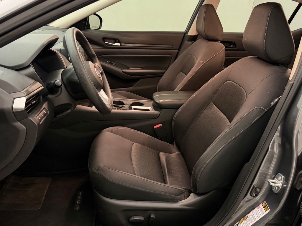 2025 Nissan Altima SV - Photo 16