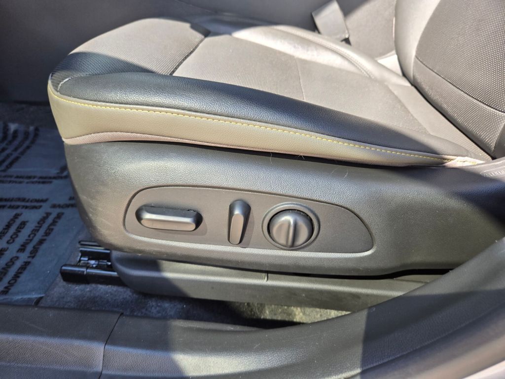 2025 Chevrolet Trax Activ - Photo 12
