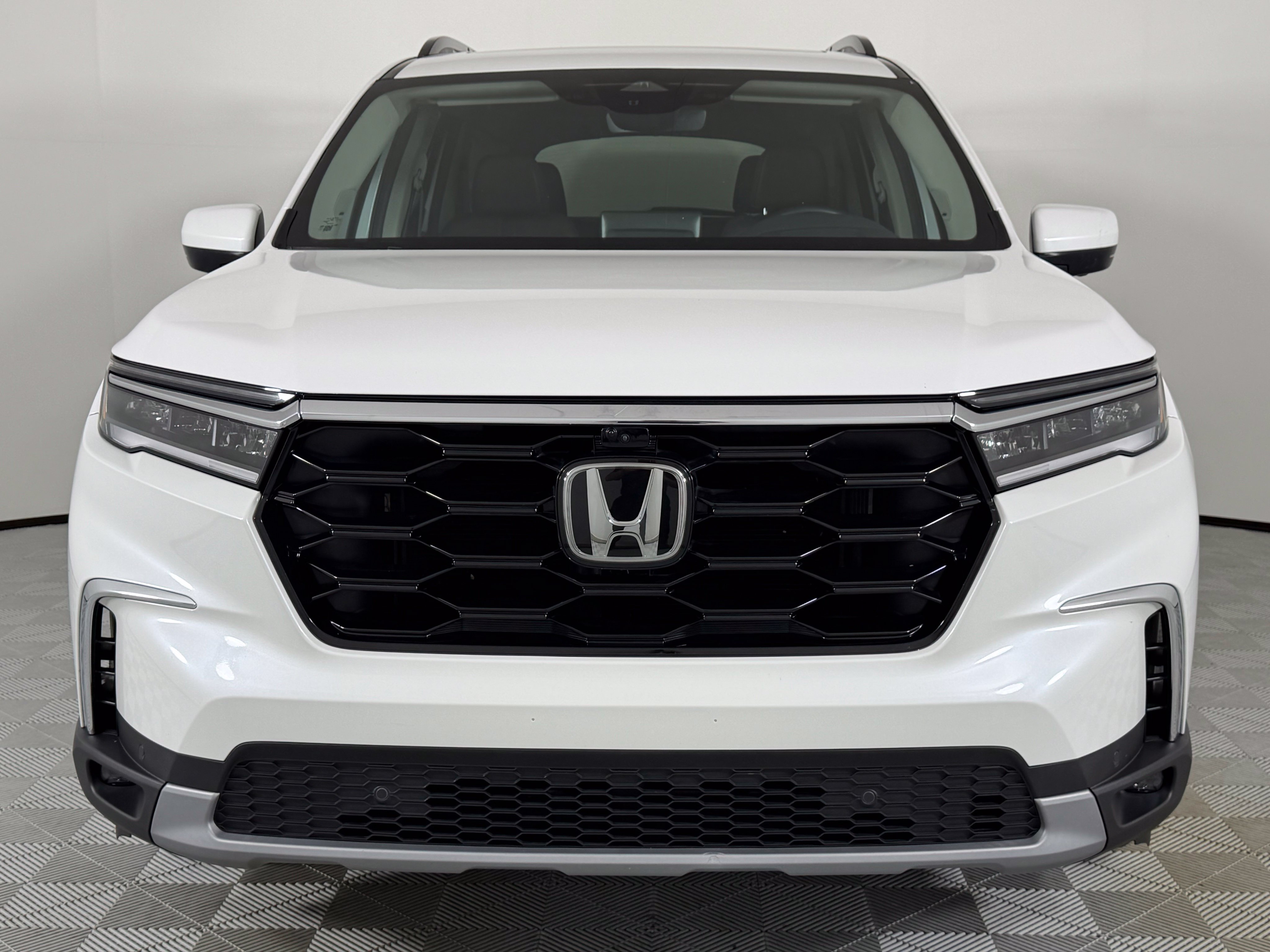 Used 2025 Honda Pilot Elite SUV