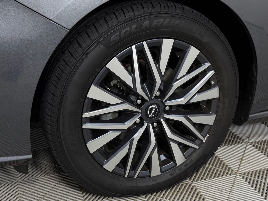 2025 Nissan Altima SV - Photo 5