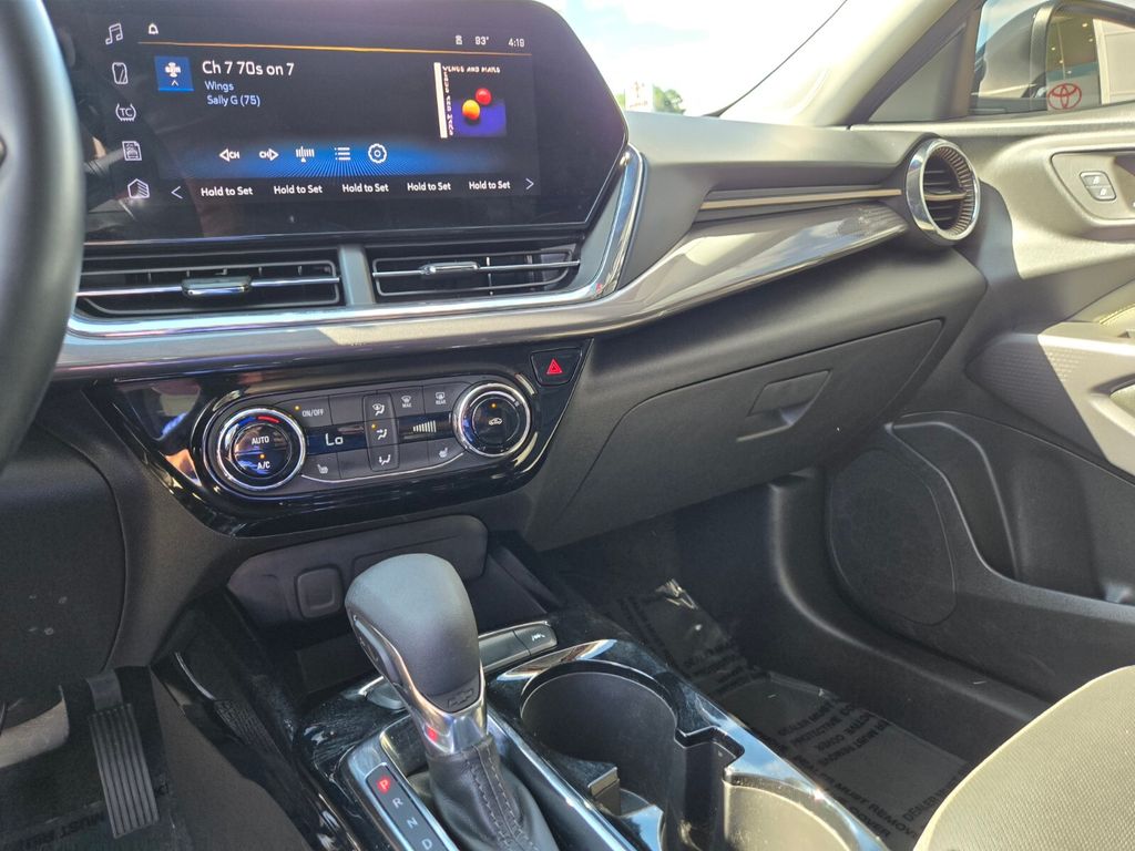 2025 Chevrolet Trax Activ - Photo 24