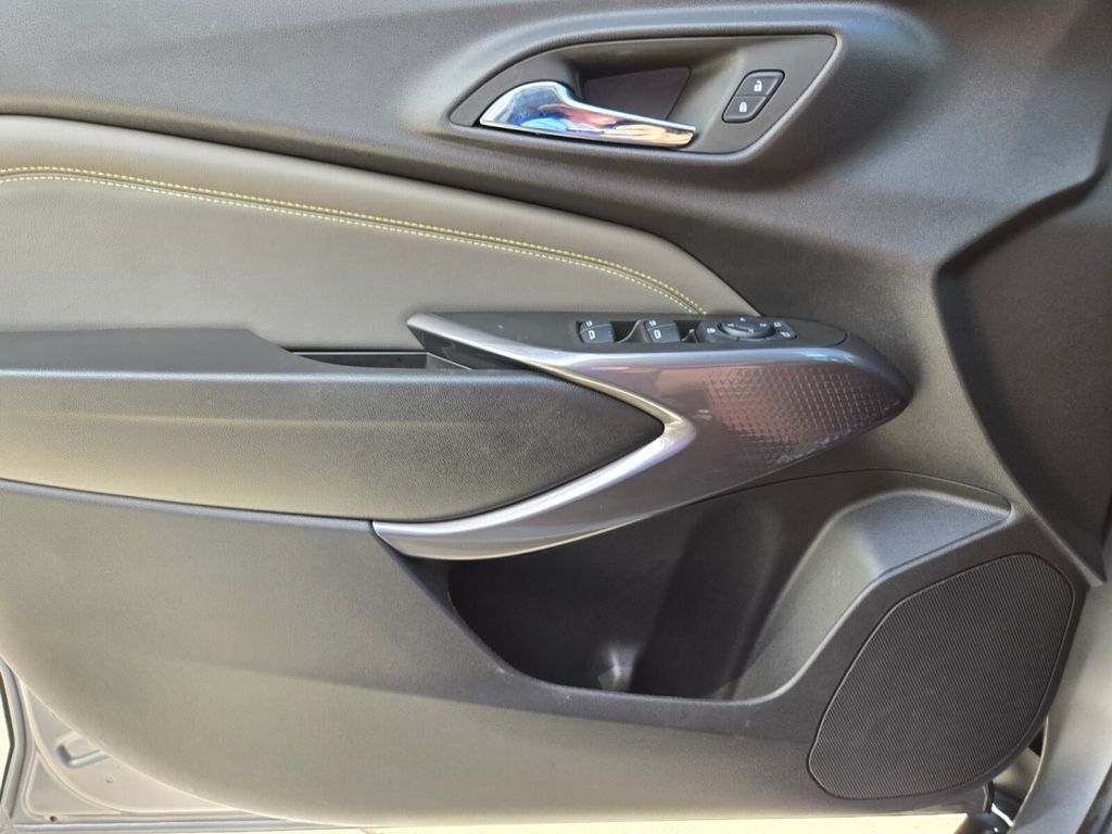 2025 Chevrolet Trax Activ - Photo 33