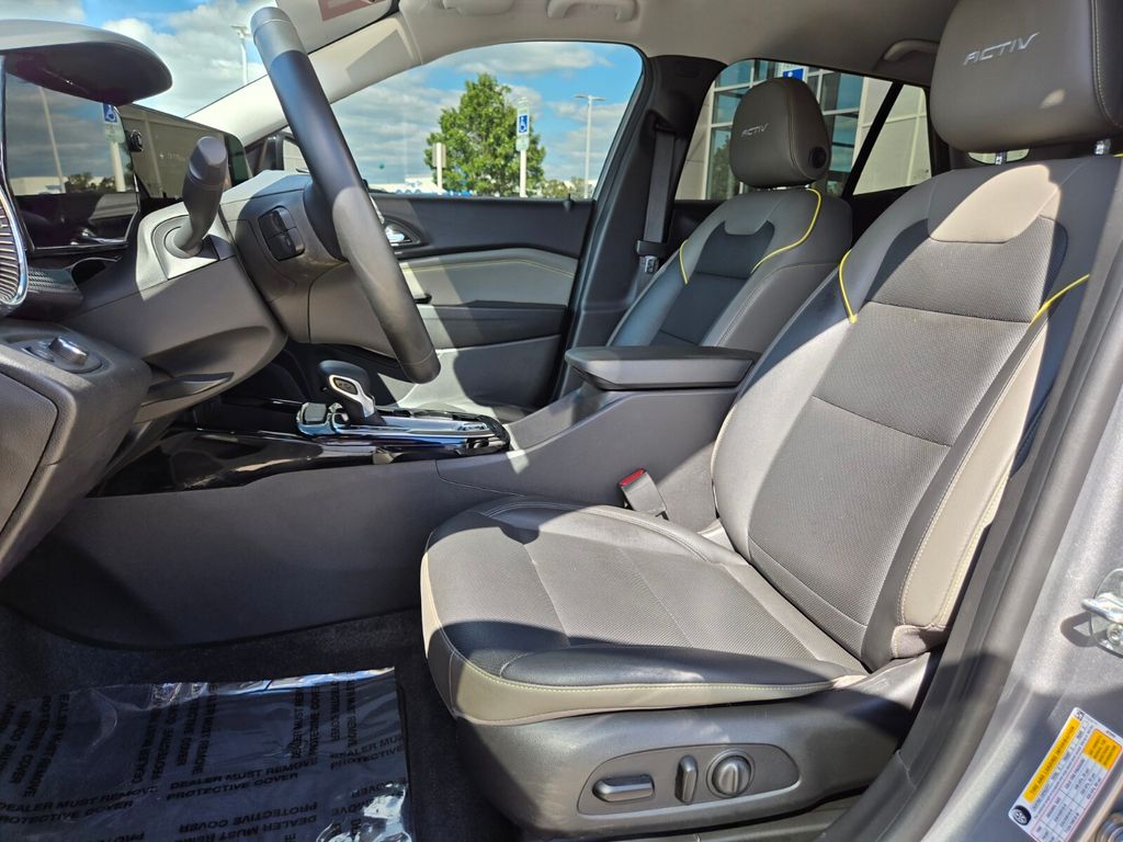 2025 Chevrolet Trax Activ - Photo 11