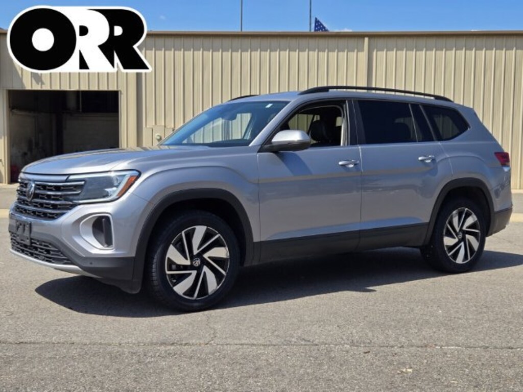 Used 2025 Volkswagen Atlas 2.0T SE w/Technology SUV