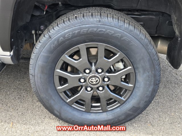 2025 Toyota 4Runner SR5 - Photo 14
