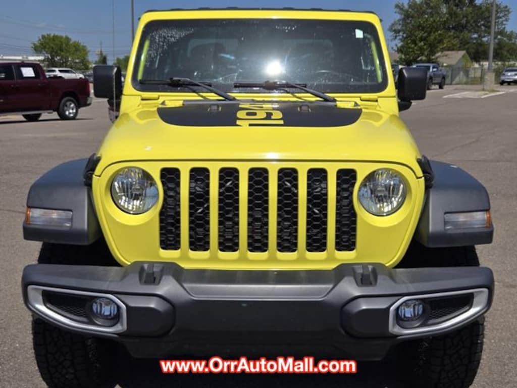 Used 2023 Jeep Gladiator Sport Truck