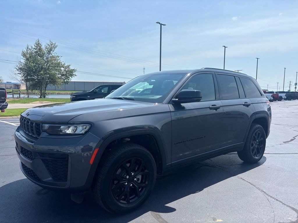 New 2026 Jeep Grand Cherokee LAREDO ALTITUDE 4X4 Sport Utility
