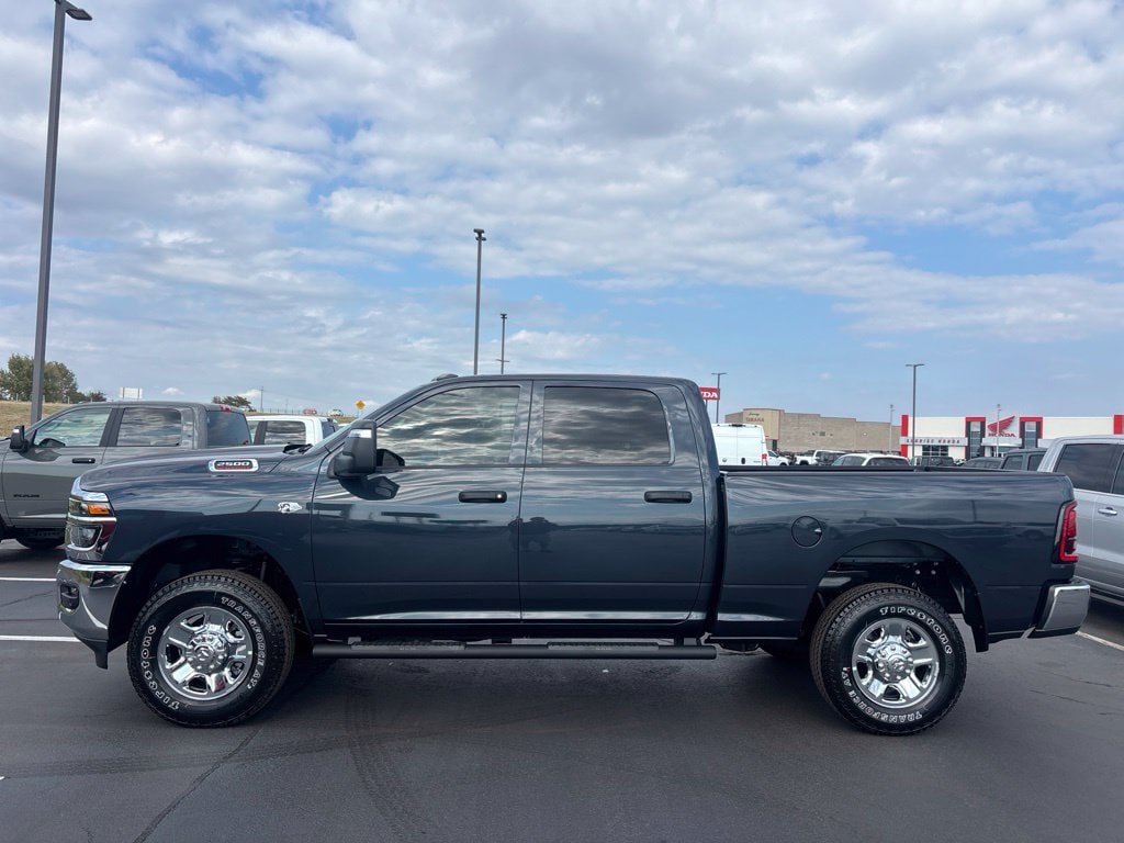 New 2027 Ram 2500 TRADESMAN CREW CAB 4X4 6'4 BOX Pickup