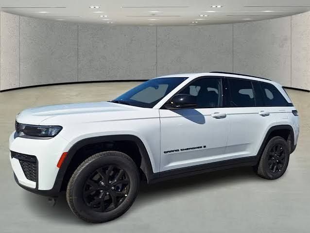 New 2026 Jeep Grand Cherokee LAREDO ALTITUDE 4X4 Sport Utility