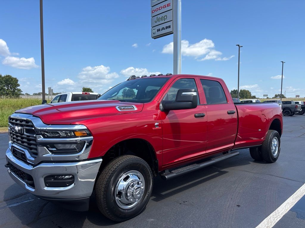 2027 Ram 3500 TRADESMAN CREW CAB 4X4 8' BOX Pickup