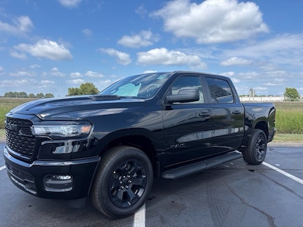 2026 Ram 1500 EXPRESS QUAD CAB 4X4 6'4 BOX Pickup