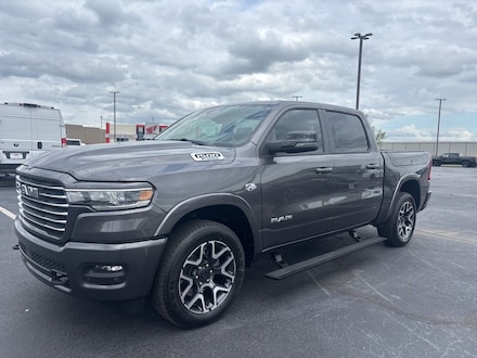 2026 Ram 1500 LARAMIE CREW CAB 4X4 5'7 BOX Pickup