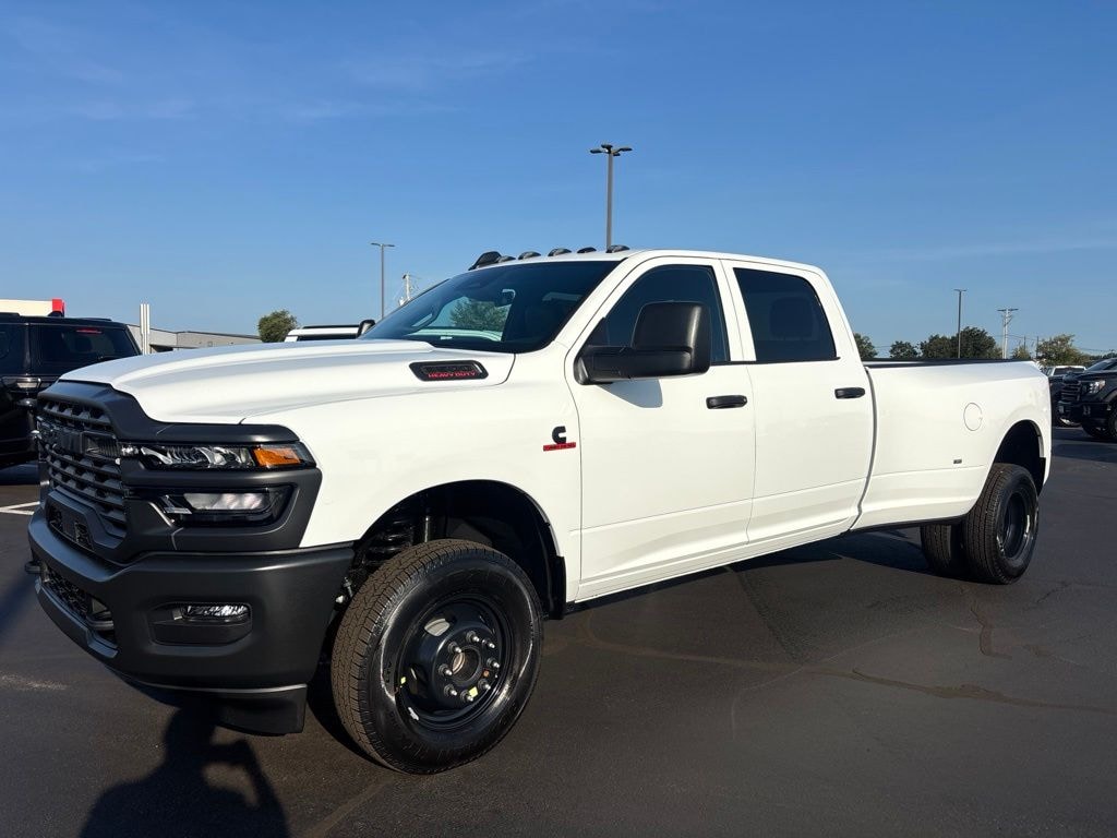 New 2026 Ram 3500 TRADESMAN CREW CAB 4X4 8' BOX Pickup