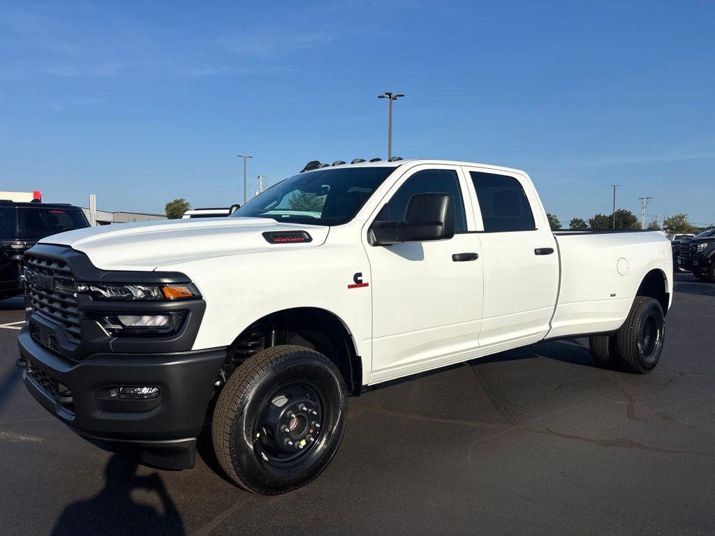 2026 Ram 3500 TRADESMAN CREW CAB 4X4 8' BOX Pickup