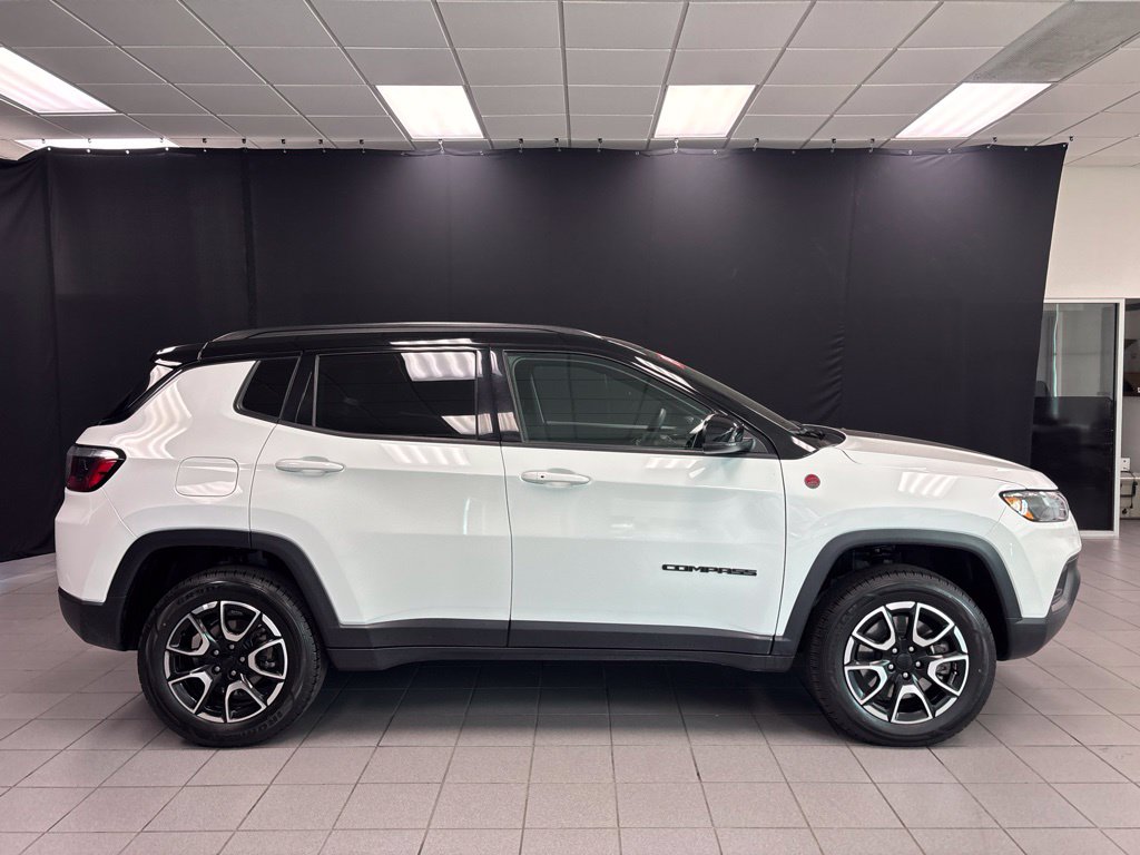 Used 2024 Jeep Compass Trailhawk SUV