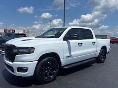 2026 Ram 1500 EXPRESS CREW CAB 4X4 5'7 BOX Pickup