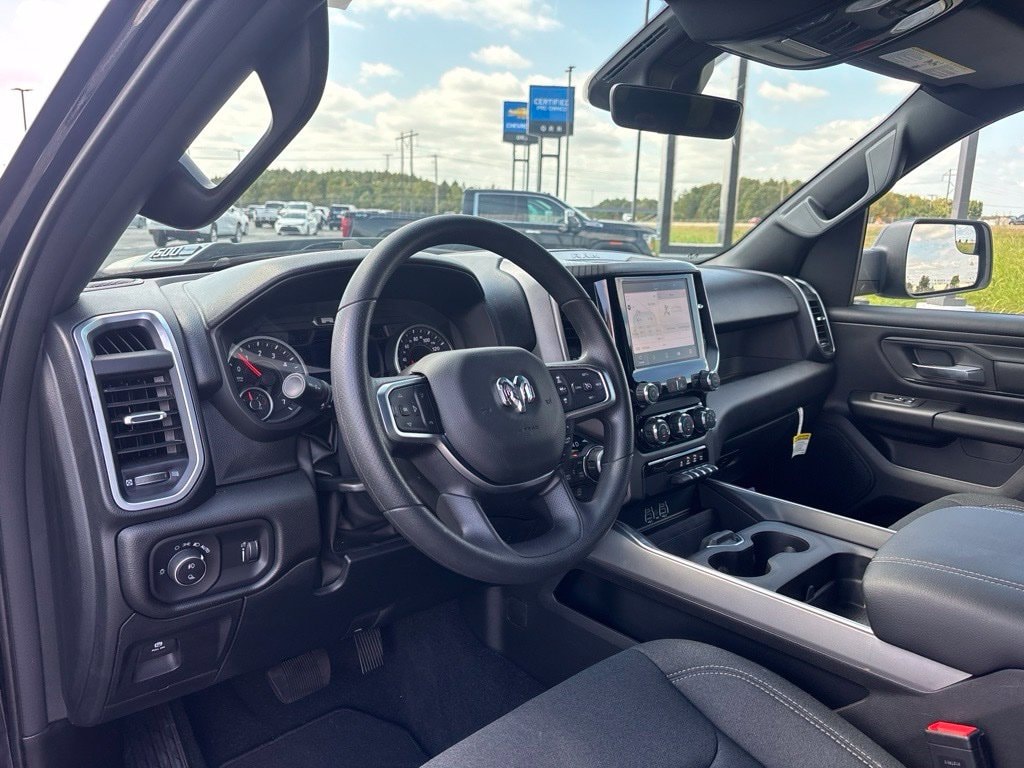 2026 RAM 1500 Express - Photo 6