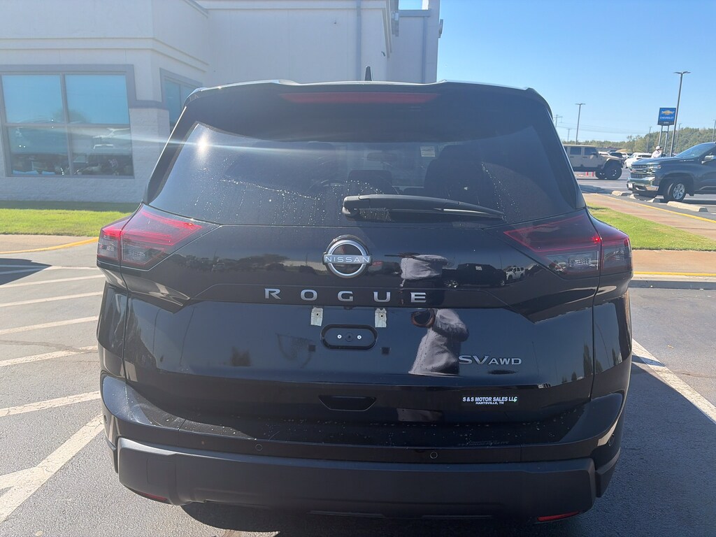 Used 2024 Nissan Rogue SV SUV