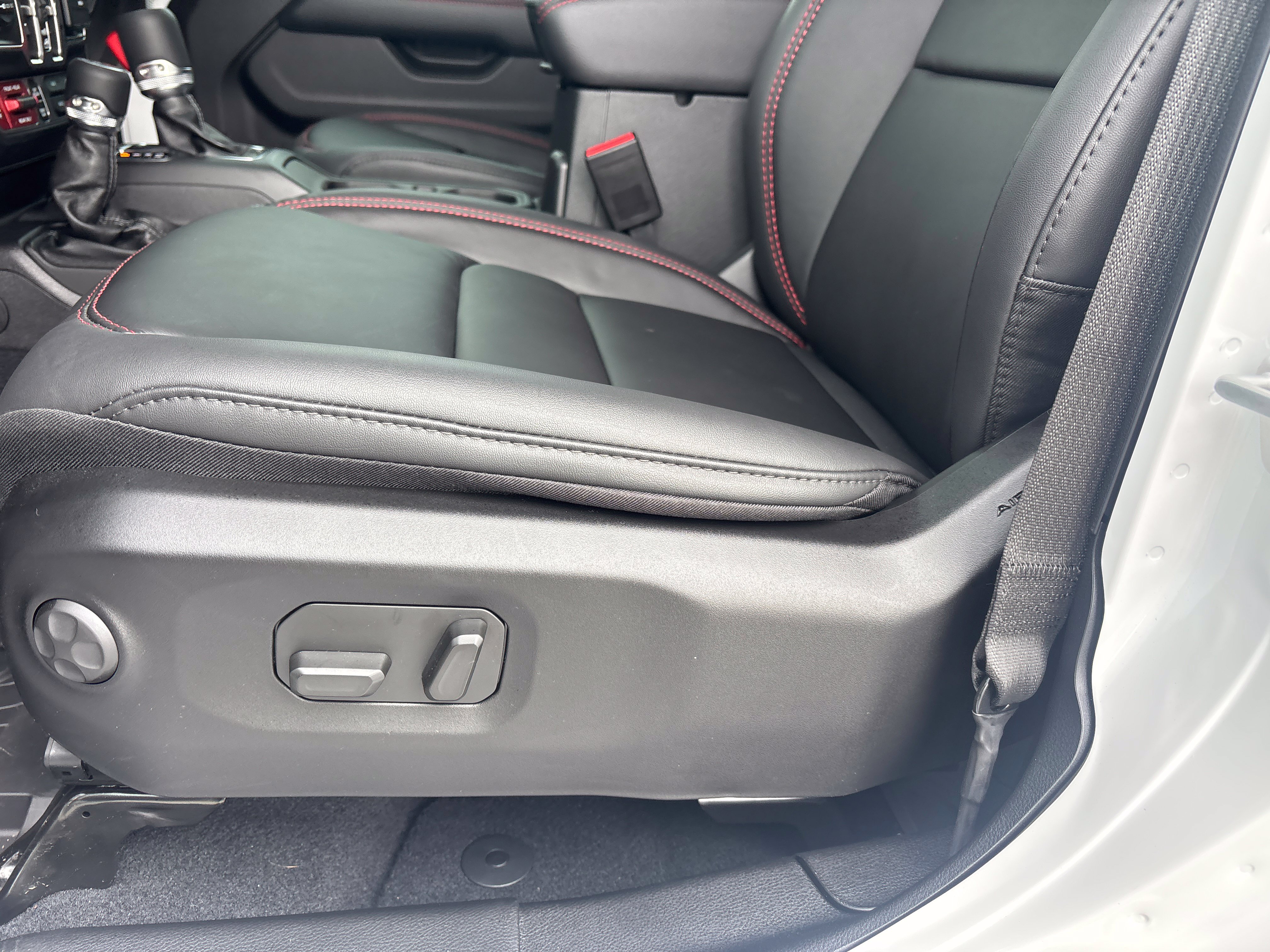 New 2026 Jeep Wrangler 4-DOOR RUBICON X Sport Utility