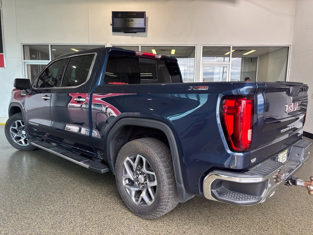 Used 2022 GMC Sierra 1500 SLT Truck Crew Cab