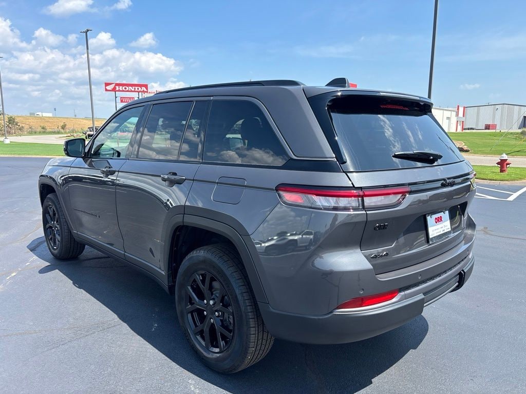New 2026 Jeep Grand Cherokee LAREDO ALTITUDE 4X4 Sport Utility