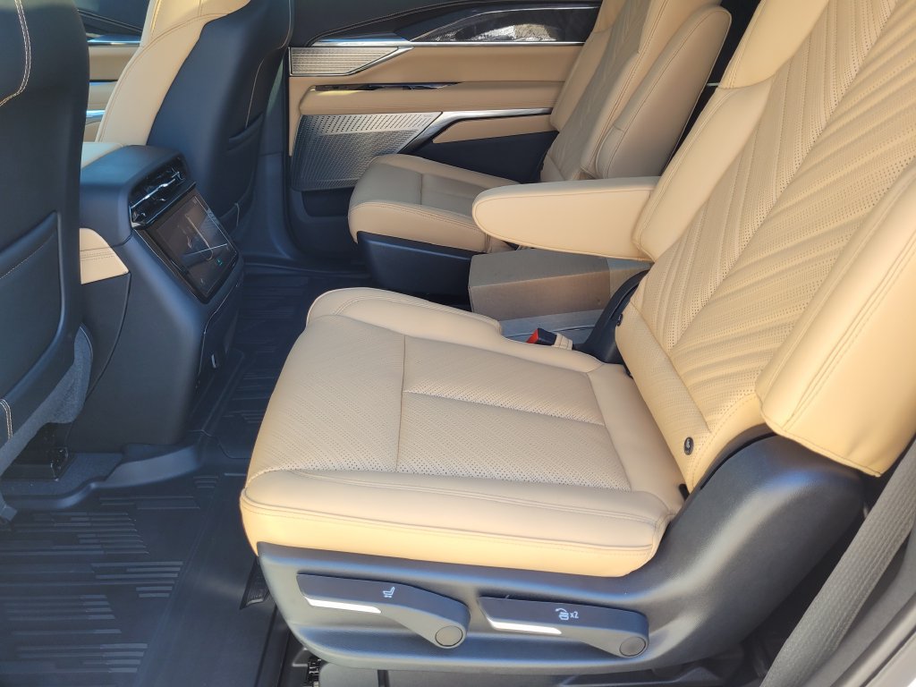 2026 Cadillac Escalade IQL Premium Sport - Photo 21