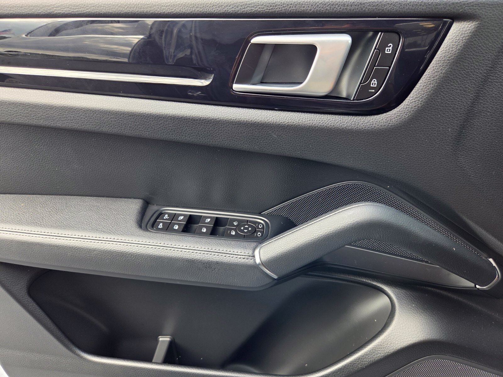 2022 Porsche Cayenne Base - Photo 36