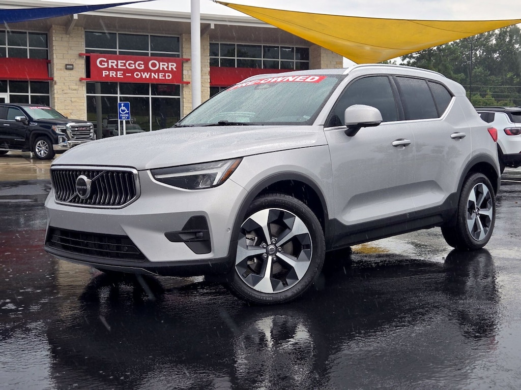 Used 2024 Volvo XC40 Plus Bright Theme