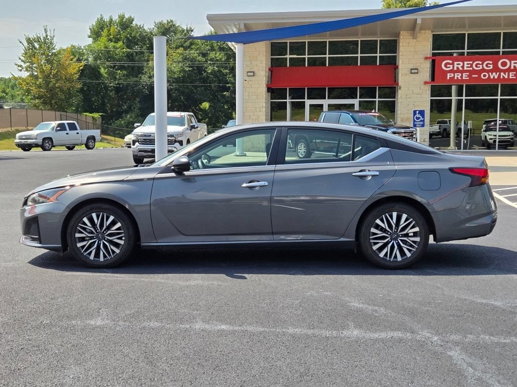 Used 2025 Nissan Altima SV