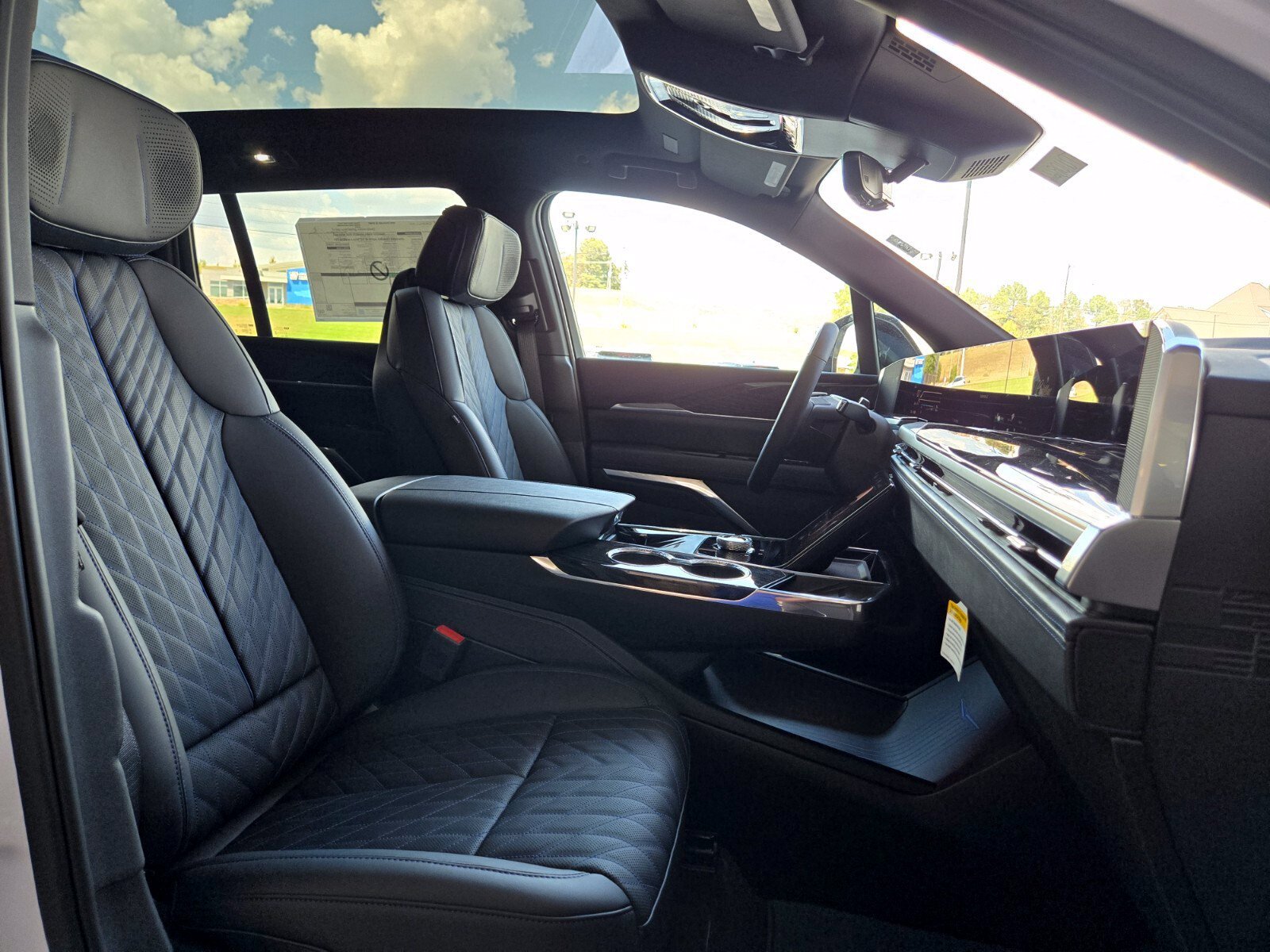 2026 Cadillac Escalade IQ Sport - Photo 17