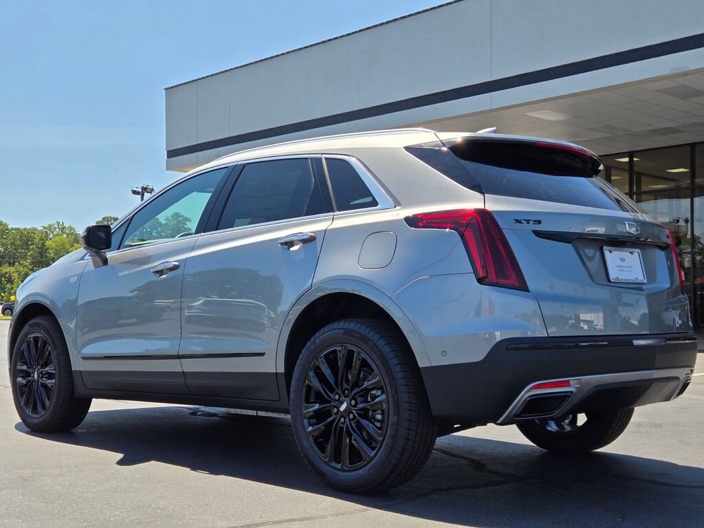 New 2026 CADILLAC XT5 Premium Luxury SUV