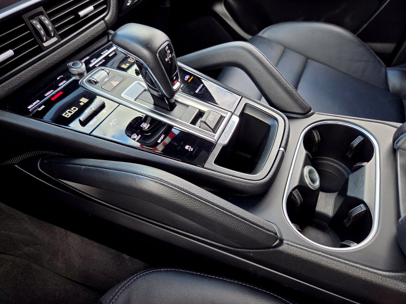 2022 Porsche Cayenne Base - Photo 29