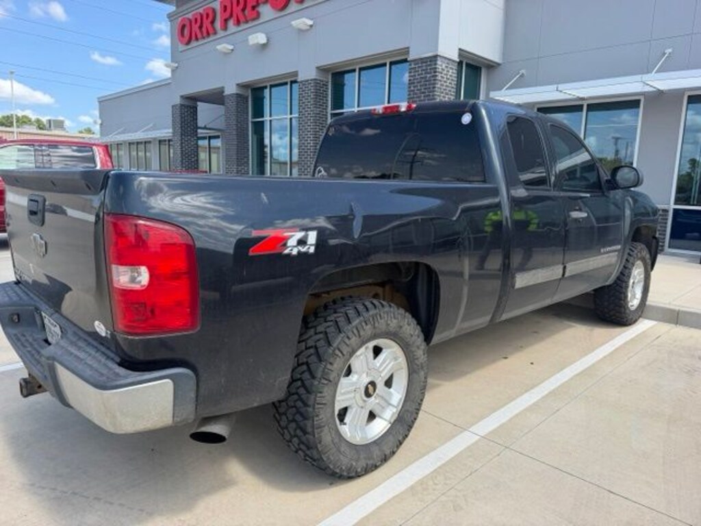 Used 2009 Chevrolet Silverado 1500 LT Truck