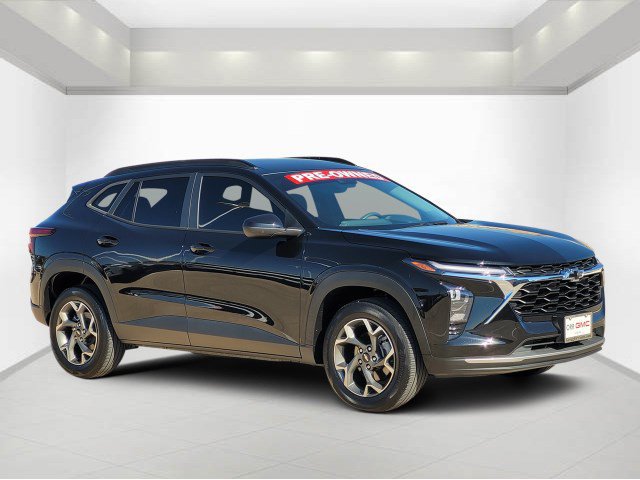 Used 2025 Chevrolet Trax LT SUV