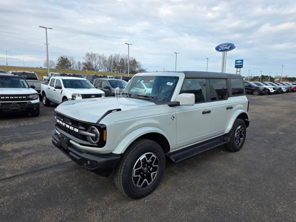 New 2026 Ford Bronco Outer Banks SUV