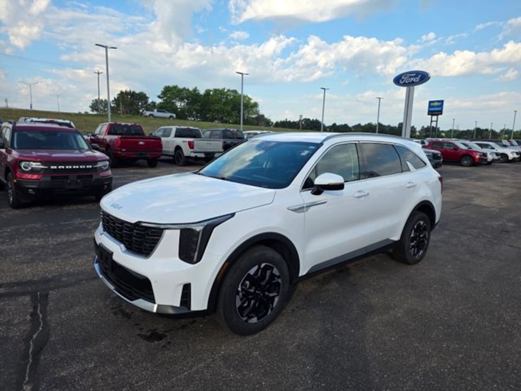 Used 2025 Kia Sorento S SUV