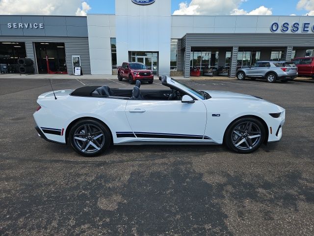 2025 Ford Mustang GT Premium Convertible - Photo 36