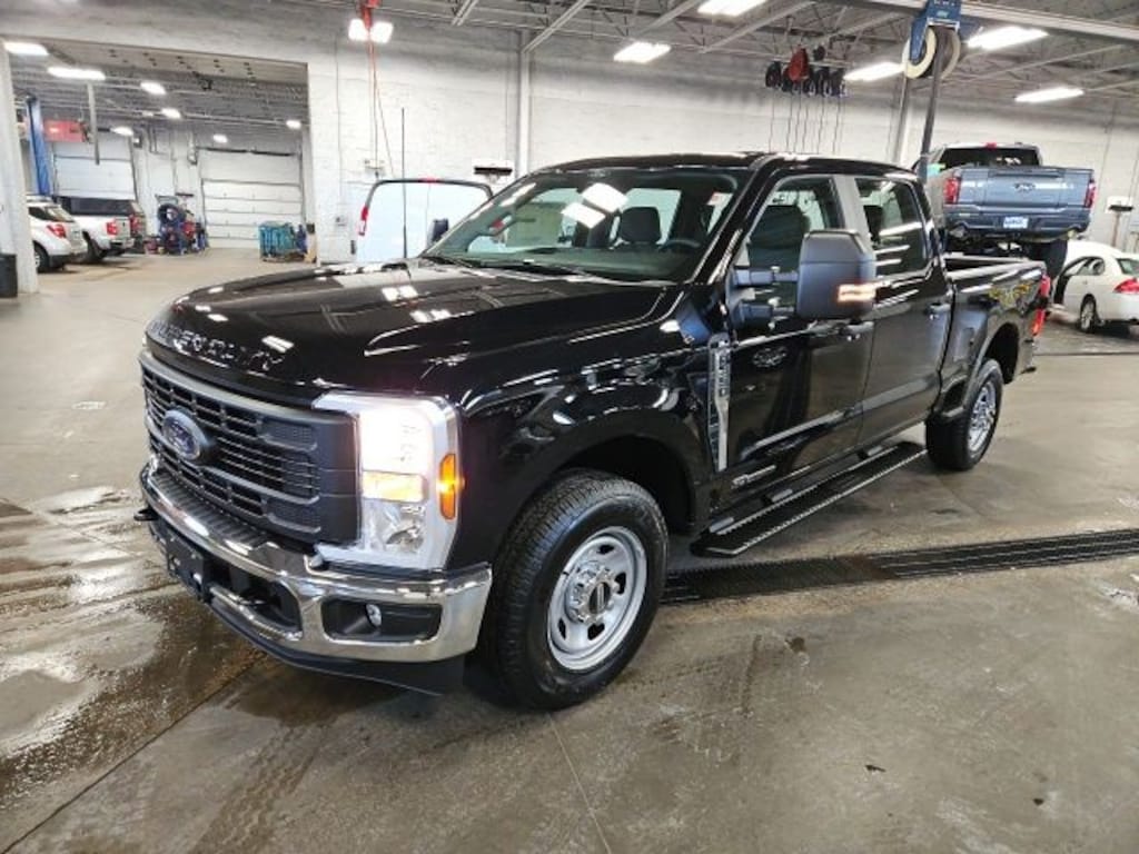 New 2024 Ford F-350 XL Truck Crew Cab