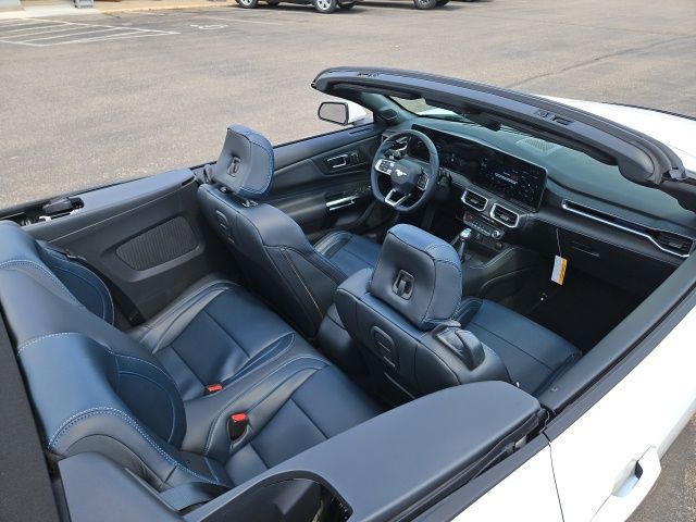 2025 Ford Mustang GT Premium Convertible - Photo 38