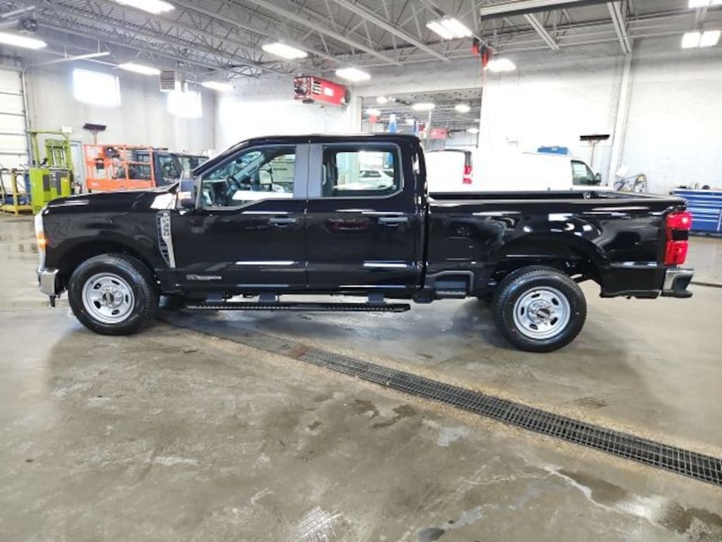 New 2024 Ford F-350 XL Truck Crew Cab
