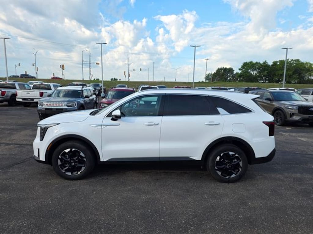 Used 2025 Kia Sorento S SUV