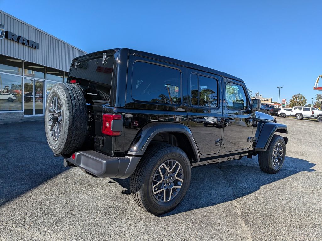 2026 Jeep Wrangler 4-Door Sahara - Photo 5
